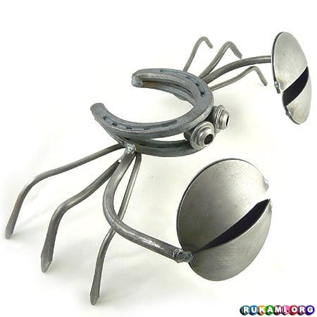 Horseshoe-Crab-Recycled-Metal-Outdoor-Sculpture-13-0