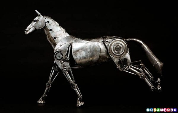 metal_horse_sculpture_-_running