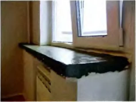Отшпаклёванный подоконник под мозаику